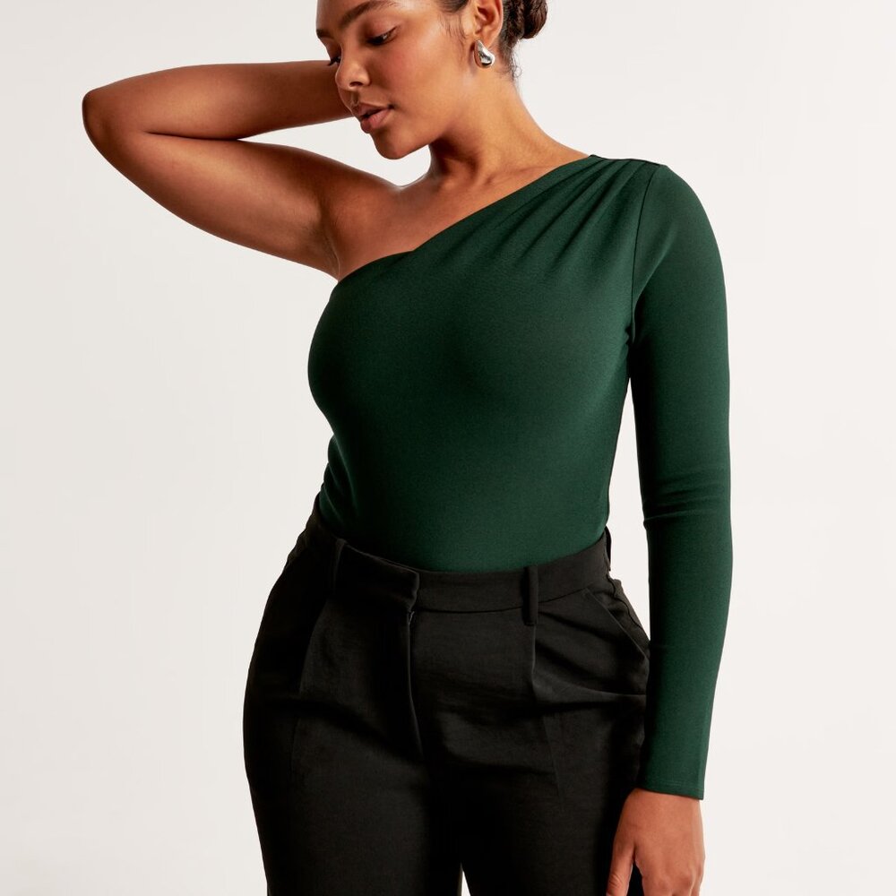 Abercrombie Long-Sleeve Crepe Asymmetrical One-Shoulder Bodysuit | Dark Green S
